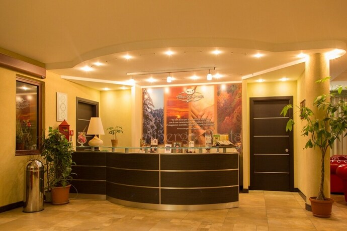 Imagen de los interiores del Hotel Albergo Della Posta, Villaggio Mancuso. Foto 31