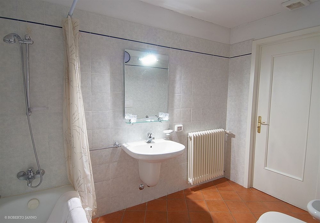 Imagen de la habitación del Hotel Albergo Dell'academia. Foto 6