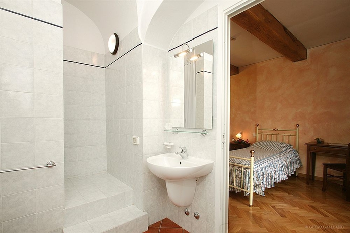 Imagen de la habitación del Hotel Albergo Dell'academia. Foto 8