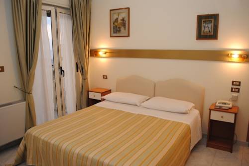 Imagen de la habitación del Hotel Albergo Delle Rose. Foto 3