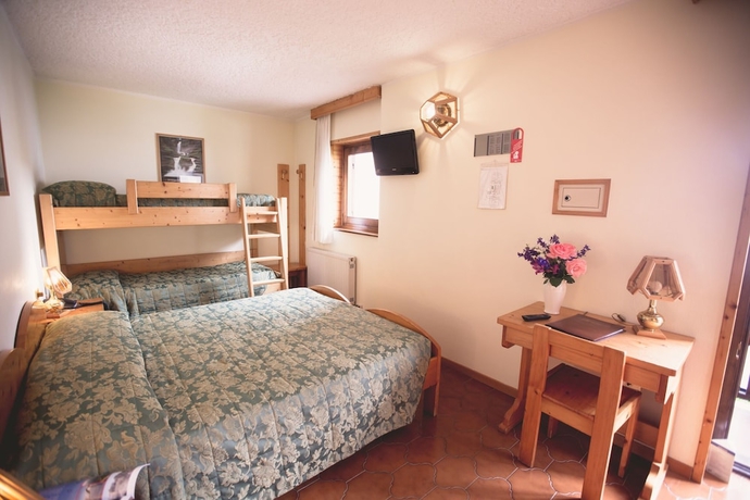Imagen de la habitación del Hotel Albergo Dimaro Wellness and Family. Foto 2
