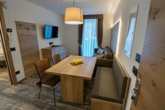 Imagen de la habitación del Hotel Albergo Dimaro Wellness and Family. Foto 12