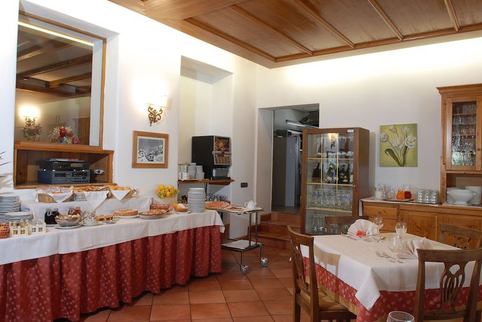 Imagen del bar/restaurante del Hotel Albergo Dolomiti. Foto 2