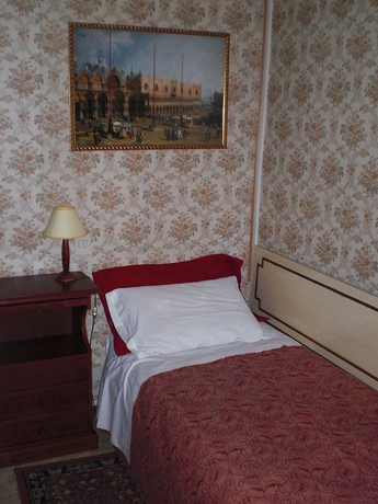 Imagen de la habitación del Hotel Albergo Doni. Foto 9