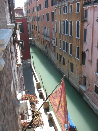 Imagen de los exteriores del Hotel Albergo Doni. Foto 13