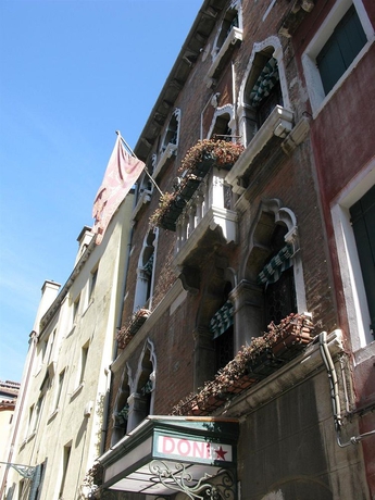Imagen de la habitación del Hotel Albergo Doni. Foto 11