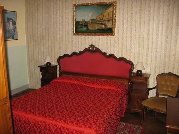 Imagen de la habitación del Hotel Albergo Doni. Foto 12