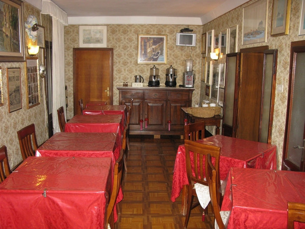 Imagen del bar/restaurante del Hotel Albergo Doni. Foto 3