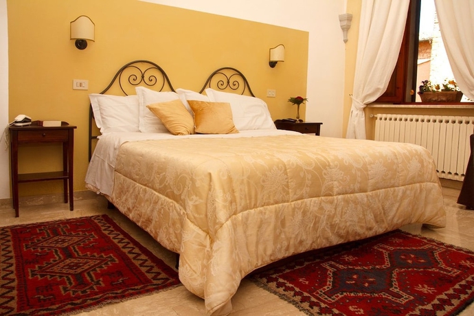 Imagen de la habitación del Hotel Albergo Duomo, Montepulciano. Foto 16