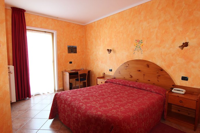 Imagen de la habitación del Hotel Albergo Edelweiss. Foto 13