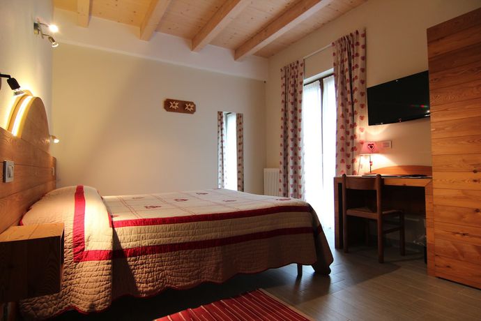 Imagen de la habitación del Hotel Albergo Edelweiss. Foto 18