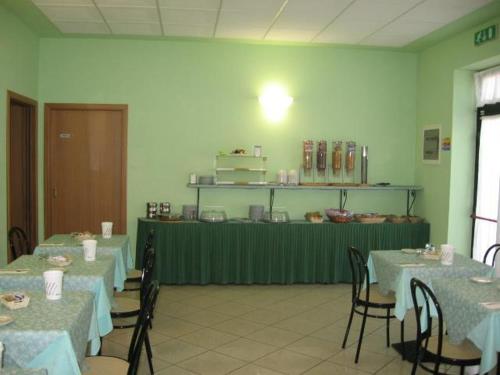 Imagen de la habitación del Hotel Albergo Elena, Pian di Macina. Foto 9