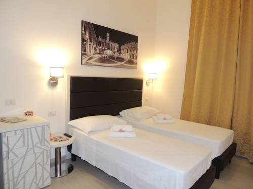 Imagen de la habitación del Hotel Albergo Enrica. Foto 7