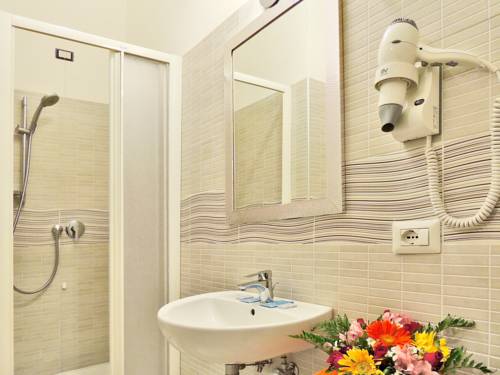 Imagen de la habitación del Hotel Albergo Enrica. Foto 9
