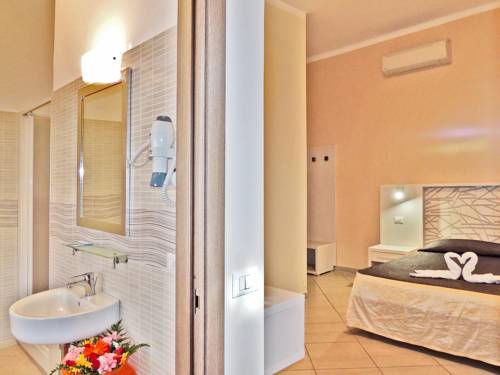 Imagen de la habitación del Hotel Albergo Enrica. Foto 10