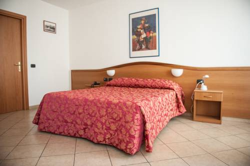 Imagen de la habitación del Hotel Albergo Etico Asti. Foto 7