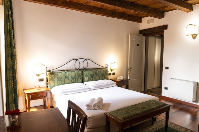 Imagen de la habitación del Hotel Albergo Falterona. Foto 5