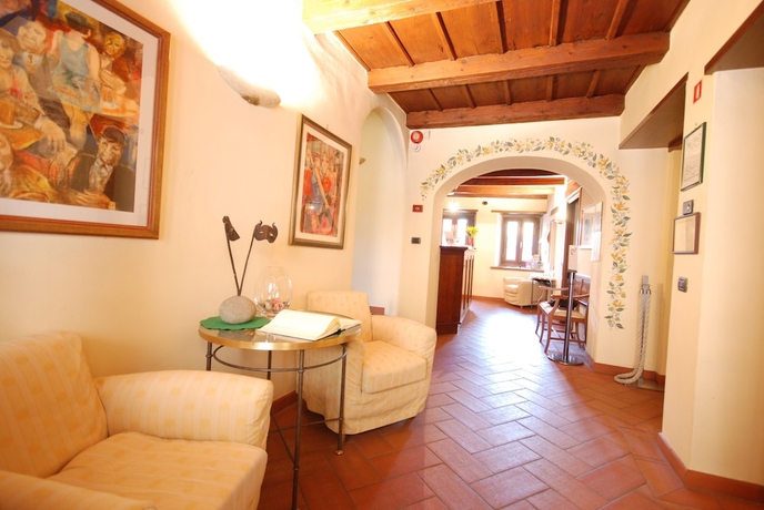 Imagen de los interiores del Hotel Albergo Falterona. Foto 18
