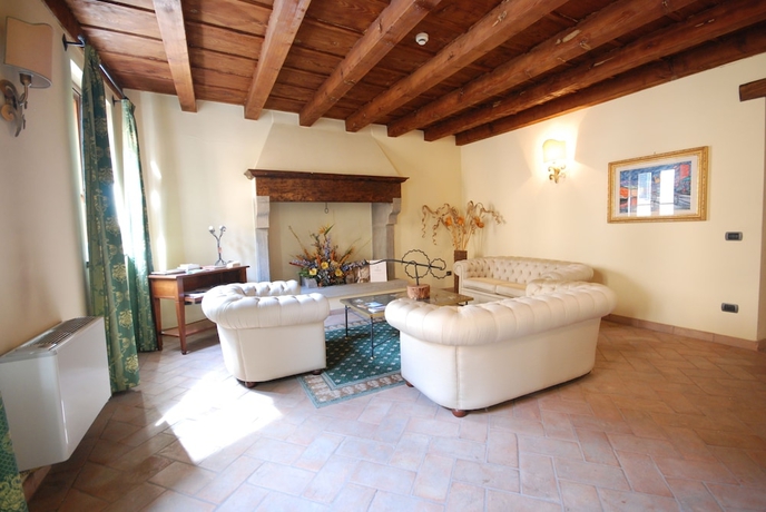 Imagen de los interiores del Hotel Albergo Falterona. Foto 19