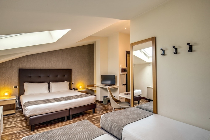 Imagen de la habitación del Hotel Albergo Firenze, Como. Foto 6