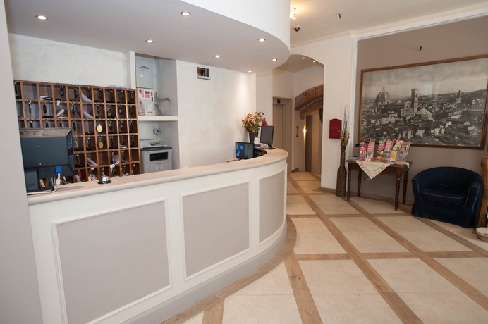 Imagen de los interiores del Hotel Albergo Firenze, Florencia. Foto 10