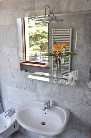 Imagen de la habitación del Hotel Albergo Fontana. Foto 4
