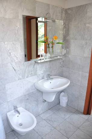 Imagen de la habitación del Hotel Albergo Fontana. Foto 5
