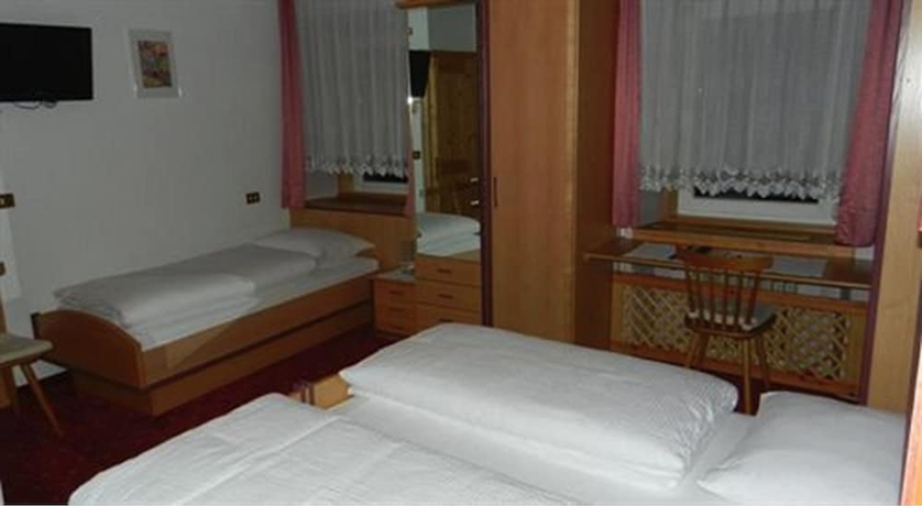 Imagen de la habitación del Hotel Albergo Gader. Foto 10