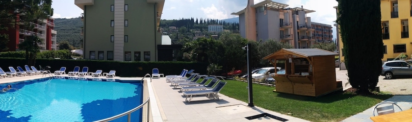 Imagen de la piscina del Hotel Albergo Gardesana. Foto 18