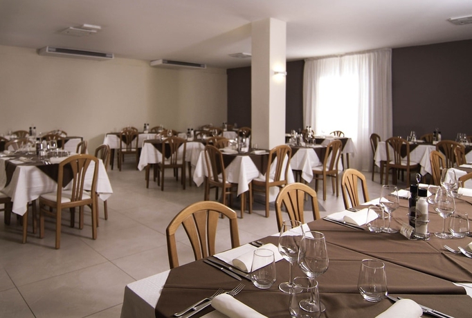 Imagen del bar/restaurante del Hotel Albergo Gardesana. Foto 2