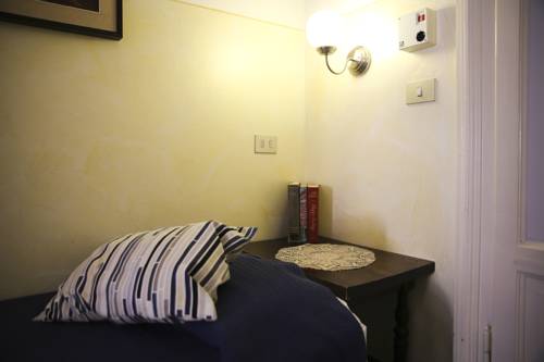 Imagen de la habitación del Hotel Albergo Garisenda. Foto 9