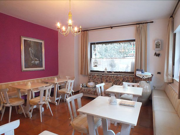 Imagen del bar/restaurante del Hotel Albergo Garni Defrancesco. Foto 3