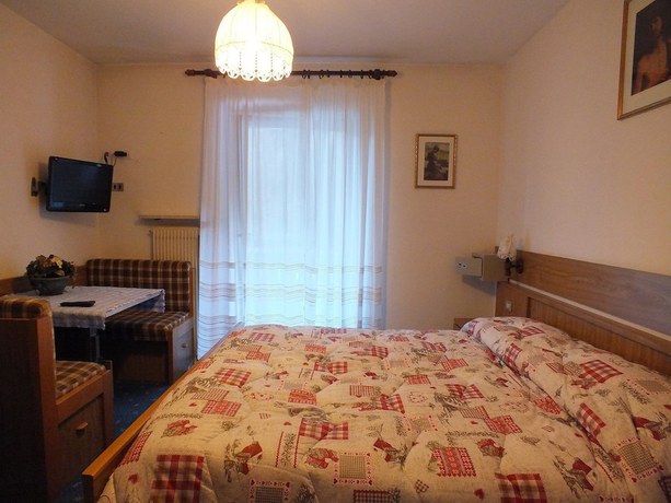 Imagen de la habitación del Hotel Albergo Garni Defrancesco. Foto 10