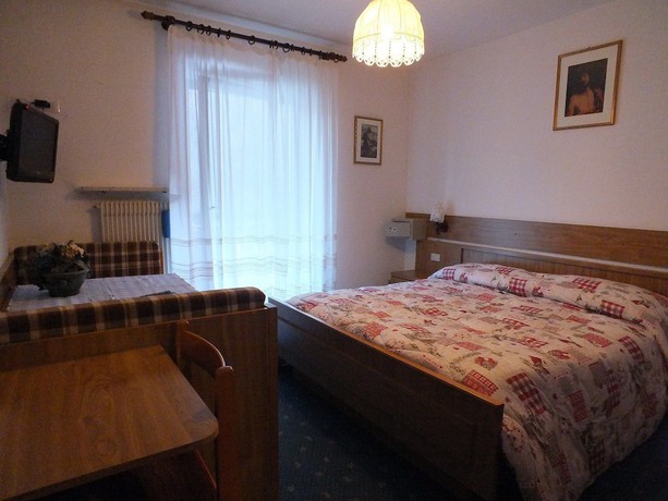Imagen de la habitación del Hotel Albergo Garni Defrancesco. Foto 11