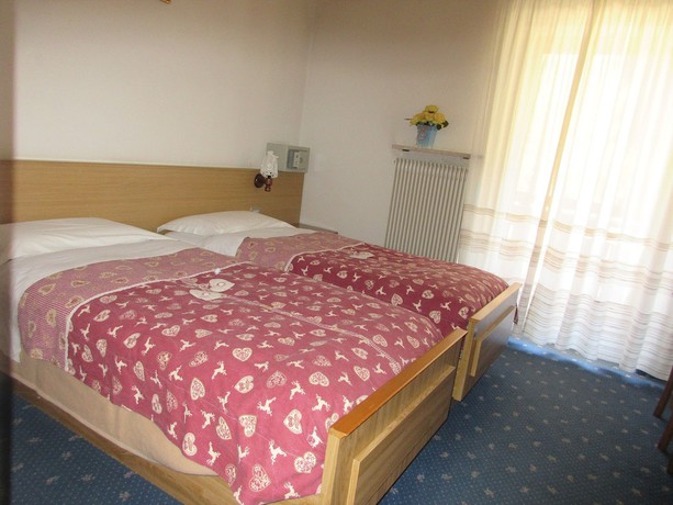 Imagen de la habitación del Hotel Albergo Garni Defrancesco. Foto 16