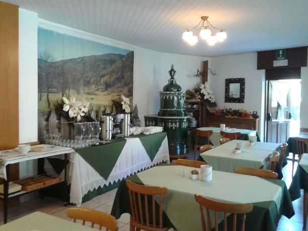 Imagen de los exteriores del Hotel Albergo Garn&igrave; Cavento. Foto 13