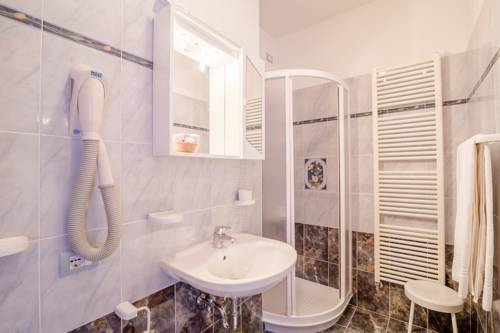Imagen de la habitación del Hotel Albergo Genzianella, Sottoguda. Foto 13