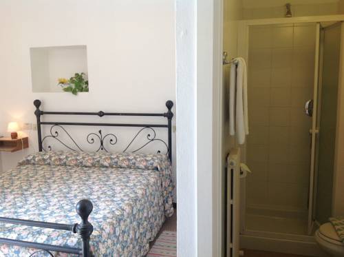 Imagen de la habitación del Hotel Albergo Giardinetto, Bellagio. Foto 3
