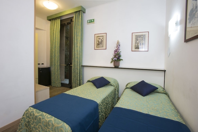 Imagen de la habitación del Hotel Albergo Giardinetto, Bolonia. Foto 9