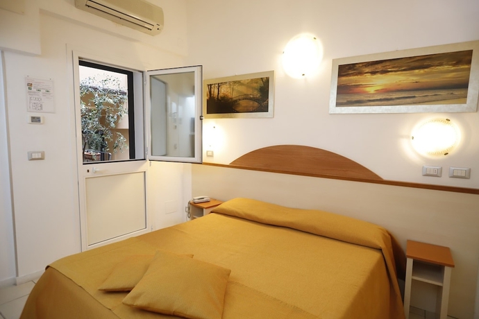 Imagen de la habitación del Hotel Albergo Giardinetto, Bolonia. Foto 14