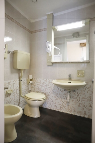 Imagen de la habitación del Hotel Albergo Giardinetto, Bolonia. Foto 18