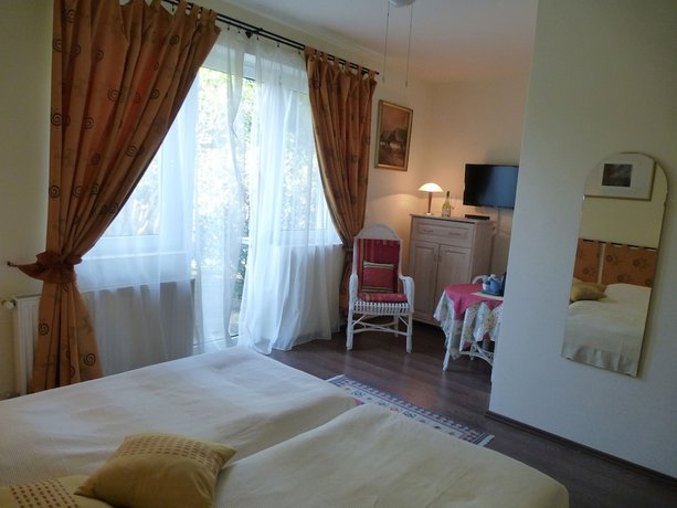 Imagen de la habitación del Hotel Albergo Giardino, Lago Balaton. Foto 12