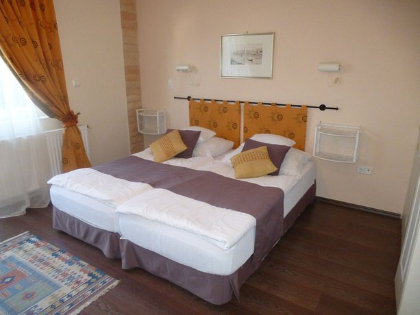 Imagen de la habitación del Hotel Albergo Giardino, Lago Balaton. Foto 15