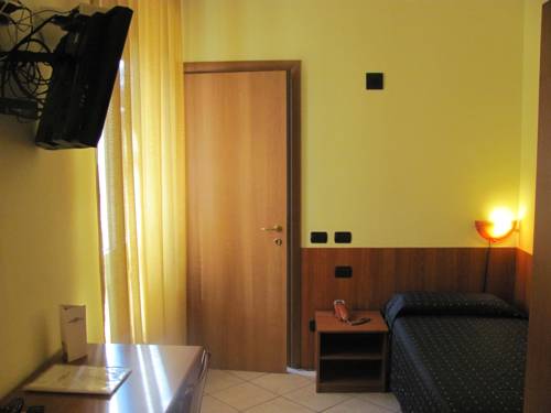 Imagen de la habitación del Hotel Albergo Giardino, Lissone. Foto 11