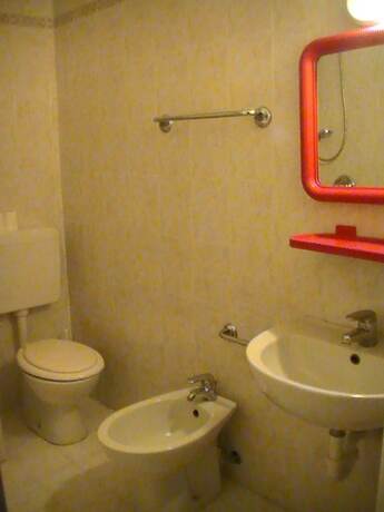 Imagen de la habitación del Hotel Albergo Giglio. Foto 10