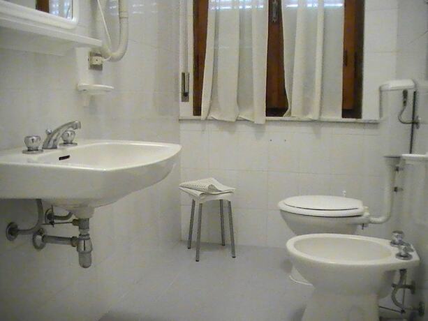 Imagen de la habitación del Hotel Albergo Giglio. Foto 11