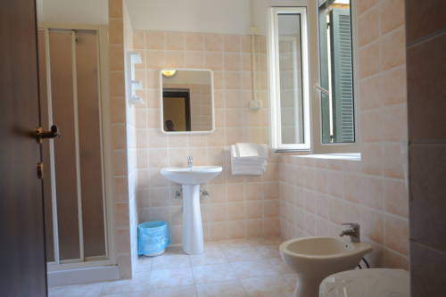 Imagen de la habitación del Hotel Albergo Gino. Foto 4