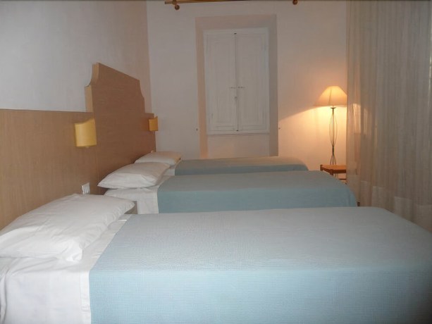 Imagen de la habitación del Hotel Albergo Giugni. Foto 2