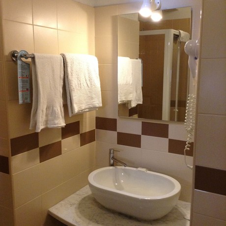 Imagen de la habitación del Hotel Albergo Giugni. Foto 3