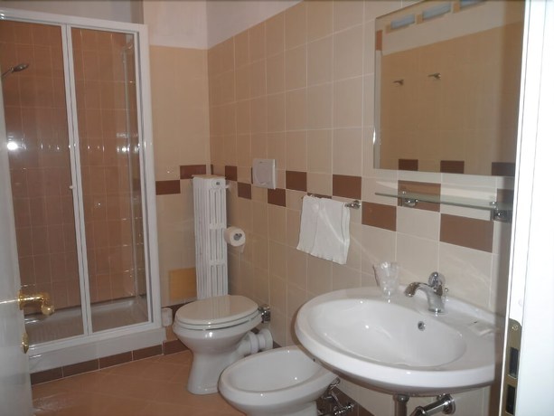 Imagen de la habitación del Hotel Albergo Giugni. Foto 6